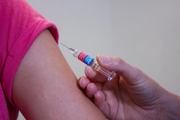 Očkování proti HPV nemá smysl odkládat, říká expertka. Cílem je vymýcení rakoviny nejenom děložního hrdla v Česku